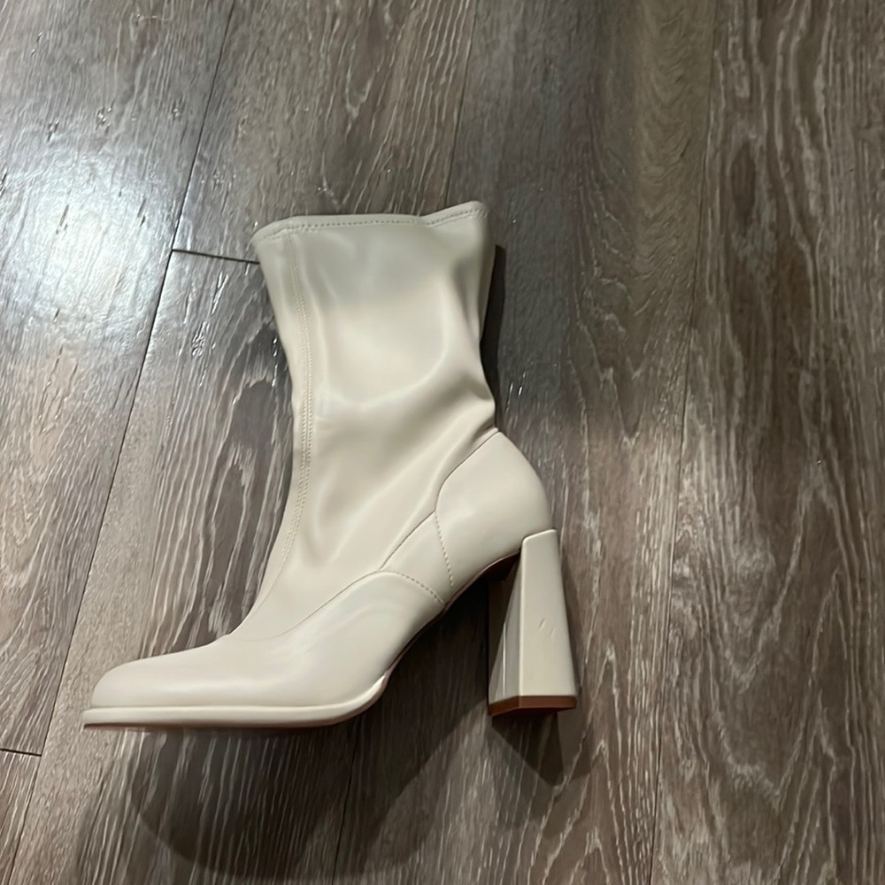 Cream ankle boots size 6